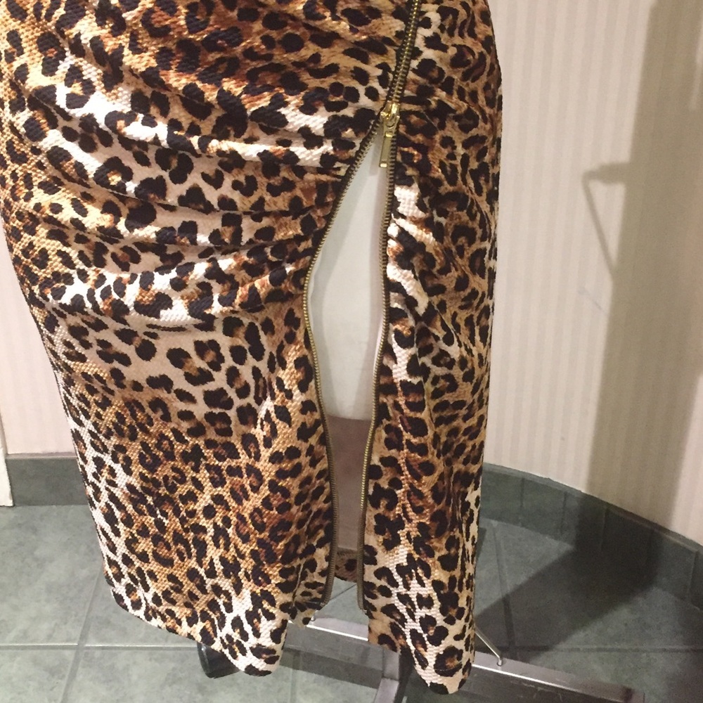 🥳3X HOST PICK🥳⬇️Price Drop ⬇️NWOTSexy animal print swim coverup dress or dress - Picture 2 of 8